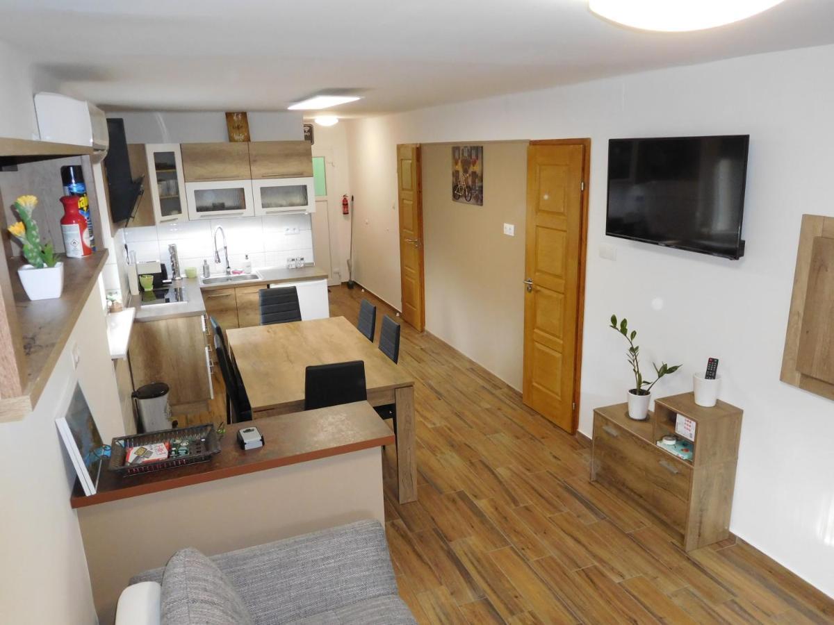 Golden Apartman Orosháza Exterior foto